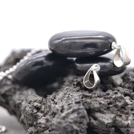 Pendentif Shungite avec boucle en argent - N°11742-1 disponible dans la boutique en ligne. Kûrma ton magasin de pierres semi-précieuses en Suisse