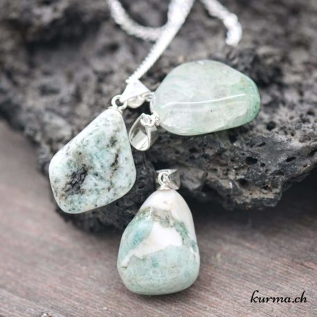Pendentif Smaragdite & Quartz-''Emeraude'' avec boucle en argent - N°11744-1 disponible dans la boutique en ligne. Kûrma ton magasin de pierres semi-précieuses en Suisse