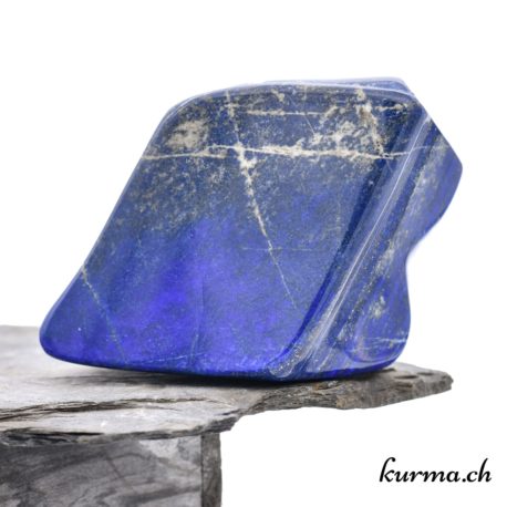 Menhir - N°7296.3-1 disponible dans la boutique en ligne Kûrma. Votre boutique de pierre semi-précieuse en suisse