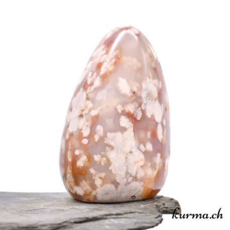 Menhir Agate Fleur - N°9710.1-2 disponible dans la boutique en ligne Kûrma. Votre boutique de pierre semi-précieuse en suisse