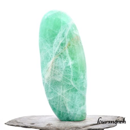Menhir Fluorite - N°6977.1-1 disponible dans la boutique en ligne Kûrma. Votre boutique de pierre semi-précieuse en suisse
