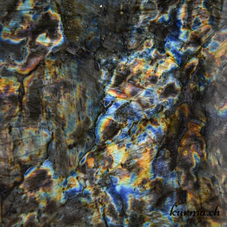 Menhir Labradorite - N°5206.2-6 disponible dans la boutique en ligne Kûrma. Votre boutique de pierre semi-précieuse en suisse