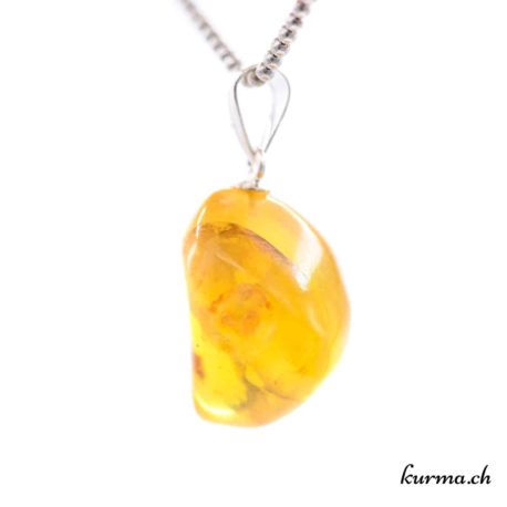 Pendentif Ambre avec boucle en argent - N°11613.4-2 disponible dans la boutique en ligne Kûrma. Votre boutique de pierre semi-précieuse en suisse