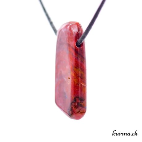 Pendentif Calcédoine Rouge- N°11784.1-2 disponible dans la boutique en ligne Kûrma. Votre magasin de pendentif en pierre naturels suisse