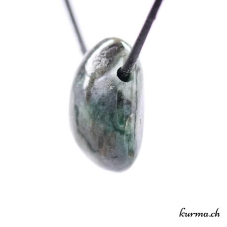 Pendentif Emeraude - N°10548.4-2 disponible dans la boutique en ligne Kûrma. Votre boutique de pierre semi-précieuse en suisse