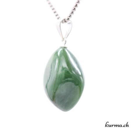 Pendentif Jade Néphrite avec boucle en argent - N°8067.6-2 disponible dans la boutique en ligne Kûrma. Votre boutique de pierre semi-précieuse en suisse