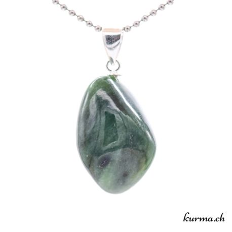 Pendentif Jade Néphrite avec boucle en argent - N°8067.7-2 disponible dans la boutique en ligne Kûrma. Votre boutique de pierre semi-précieuse en suisse