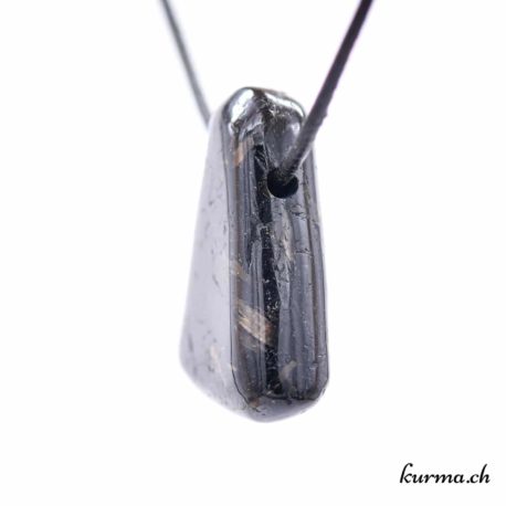 Pendentif Nuumite - N°10535.1-2 disponible dans la boutique en ligne Kûrma. Votre boutique de pierre semi-précieuse en suisse