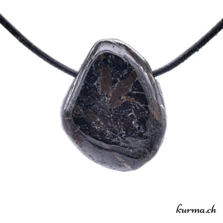 Pendentif Nuumite - N°10535.3-3 disponible dans la boutique en ligne Kûrma. Votre boutique de pierre semi-précieuse en suisse