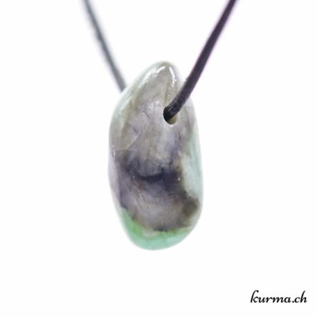 Pendentif Smaragdite - N°11790.1-2 disponible dans la boutique en ligne Kûrma. Votre magasin de pendentif en pierre naturels suisse