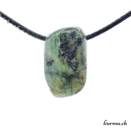 Pendentif Smaragdite - N°11790.2-1 disponible dans la boutique en ligne Kûrma. Votre magasin de pendentif en pierre naturels suisse
