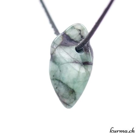 Pendentif Smaragdite - N°11790.4-2 disponible dans la boutique en ligne Kûrma. Votre magasin de pendentif en pierre naturels suisse