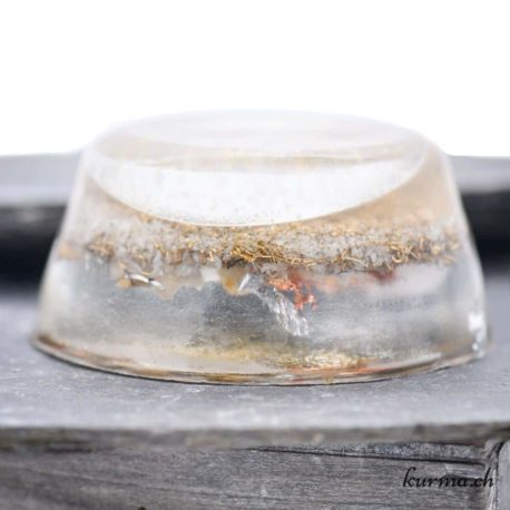 Orgonite Dôme résine naturelle - N°13473.1-3 disponible dans la boutique en ligne Kûrma. Votre magasin de pierre et minéraux en suisse