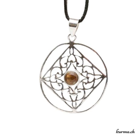 Achetez ce pendentif en laiton directement dans la boutique en ligne Kûrma. Chaque pièce est sélectionnée avec la plus grande minutie. Kûrma est une boutique spécialisée dans des pierres de qualité directement importer depuis les artisans lapidaires.