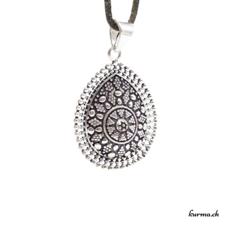 Pendentif en laiton argenté médaillon mandala