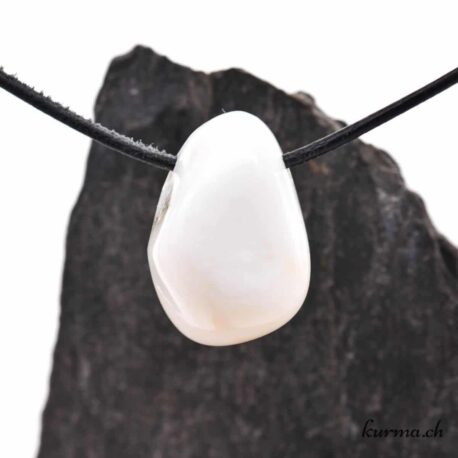Opale blanche 'Milk Opale' - Pendentif en pierre percée