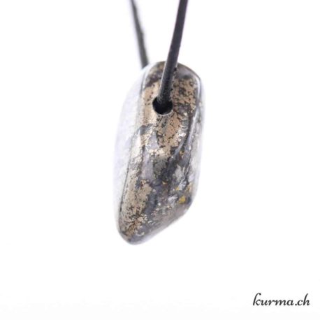 Pendentif Pyrite sur Quartz - Nº10544.7-2 disponible dans la boutique en ligne Kûrma. Votre magasin de pierre et minéraux en suisse