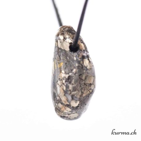 Pendentif Pyrite sur Quartz - Nº10544.9-2 disponible dans la boutique en ligne Kûrma. Votre magasin de pierre et minéraux en suisse