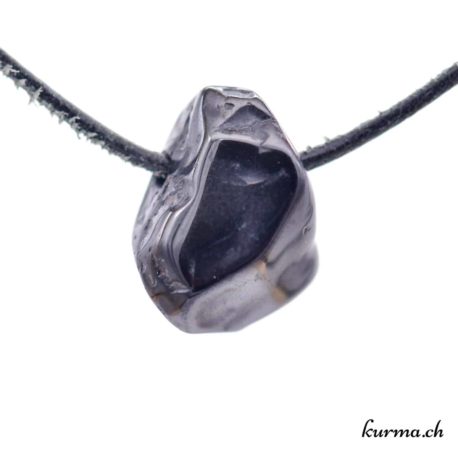 Pendentif Spinelle Noire  - N°8489.5-1 disponible dans la boutique en ligne Kûrma. Votre magasin de pendentif en pierre naturels suisse