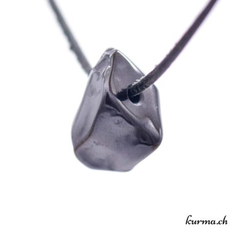 Pendentif Spinelle Noire  - N°8489.5-2 disponible dans la boutique en ligne Kûrma. Votre magasin de pendentif en pierre naturels suisse