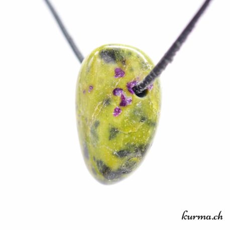 Pendentif Stichtite sur Serpentine ''Atlantisite'' - N°11792.4-3 disponible dans la boutique en ligne Kûrma. Votre magasin de pendentif en pierre naturels suisse