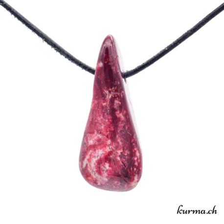 Pendentif Thulite - Piémontite - N°11793.1-1 disponible dans la boutique en ligne Kûrma. Votre magasin de pendentif en pierre naturels suisse