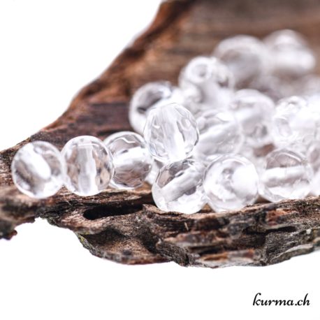 Perle Cristal de Roche 6-6.5mm Facette - Nº12022-2 disponible dans la boutique en ligne Kûrma. Votre bijouterie Suisse en ligne.