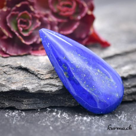 Cabochon Lapis Lazuli - N°3026.6 disponible dans la boutique en ligne Kûrma. Votre magasin de pierre semi-présieuse pour la bijouterie
