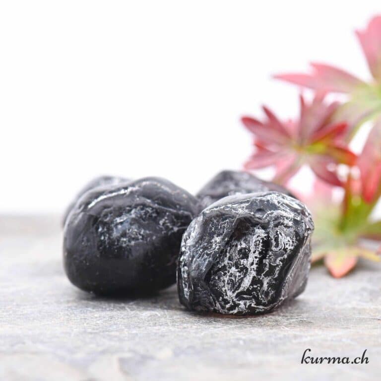 Pierre Porte-bonheur : Larme D'Apache En Obsidienne Naturelle - 29,69 Carats, Dimensions 19.5x16.3x15.8 Mm
