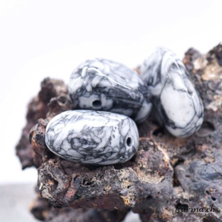 Pendentif Pinolite - Magnésite avec graphite (c) - N°10542-2 disponible dans la boutique en ligne Kûrma. Votre magasin de pierre et minéraux en suisse