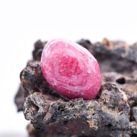 Pendentif Rhodonite (e) - N°7119-2 disponible dans la boutique en ligne Kûrma. Votre magasin de pierre et minéraux en suisse