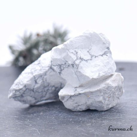 Pierre Brute Magnésite M - N°7455.5-1 disponible dans la boutique en ligne Kûrma. Votre magasin de pierre et minéraux en suisse