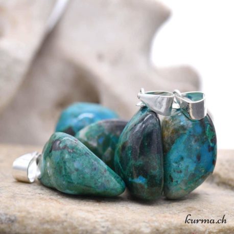 Pendentif Chrysocolle (pr) (e) - N°11646-1 disponible dans la boutique en ligne Kûrma. Votre magasin de pierre et minéraux en suisse