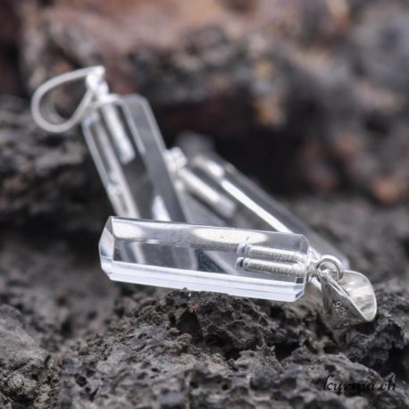 Pendentif Cristal de Roche Cristaux - N°14293-2 disponible dans la boutique en ligne Kûrma. Votre magasin de pierre et minéraux en suisse
