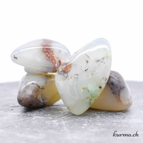 Pierre Roulée Calcédoine Vert-Citron S - N°13524.4-1 disponible dans la boutique en ligne Kûrma. Votre magasin de pierre et minéraux en suisse