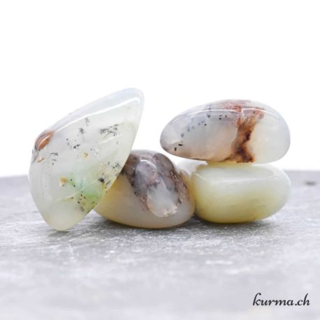 Pierre Roulée Calcédoine Vert-Citron S - N°13524.4-2 disponible dans la boutique en ligne Kûrma. Votre magasin de pierre et minéraux en suisse