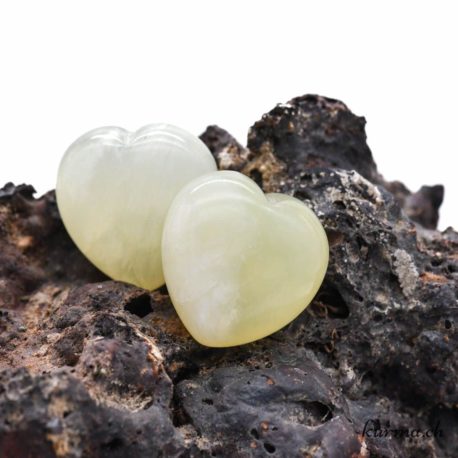 Coeur Jade de Chine 2cm - Nº14619-2 disponible dans la boutique en ligne Kûrma. Votre magasin de pierre et minéraux en suisse