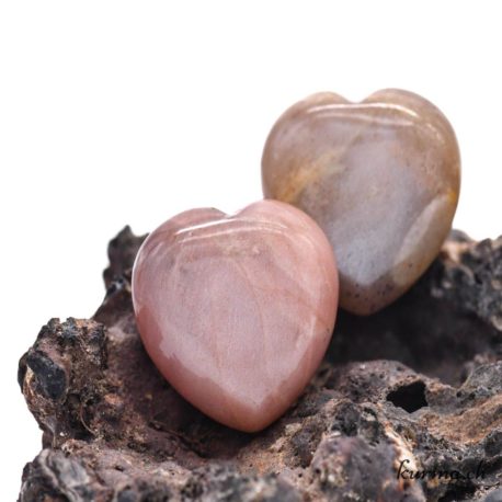 Coeur Pierre de Lune 2cm - Nº14622-1 disponible dans la boutique en ligne Kûrma. Votre magasin de pierre et minéraux en suisse