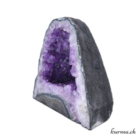 Minéraux Améthyste Géode - N°14268.1-4 disponible dans la boutique en ligne Kûrma. Votre magasin de pierre et minéraux en suisse