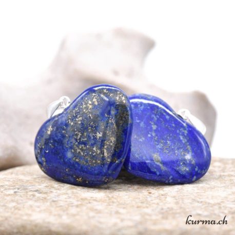 Pendentif Lapis Lazuli Coeur (e) - N°-2 disponible dans la boutique en ligne Kûrma. Votre magasin de pierre et minéraux en suisse