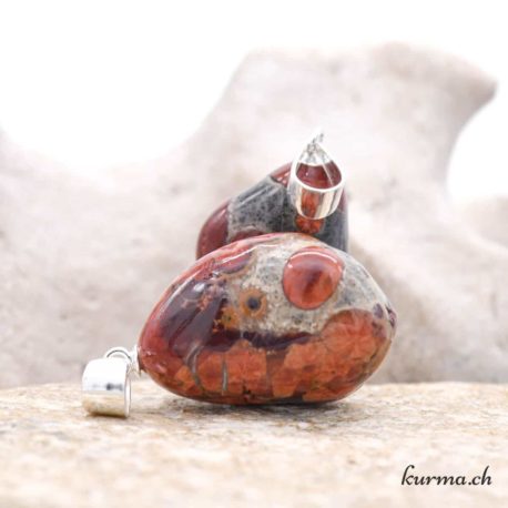 Pendentif Obsidienne ''Peanut'' (c) - N°14469-3 disponible dans la boutique en ligne Kûrma. Votre magasin de pierre et minéraux en suisse