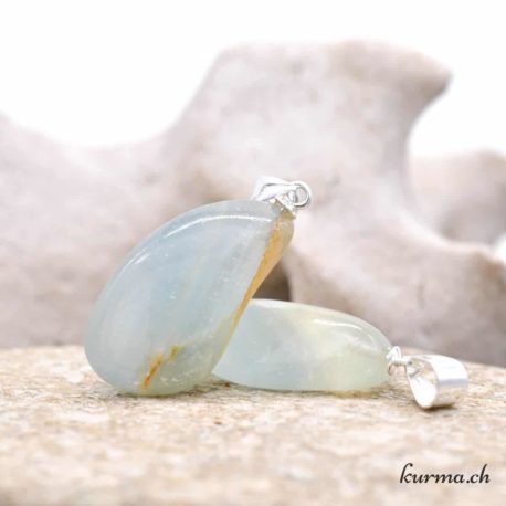 Pendentif Onyx Marbre Bleu (e) - N°14455-1 disponible dans la boutique en ligne Kûrma. Votre magasin de pierre et minéraux en suisse