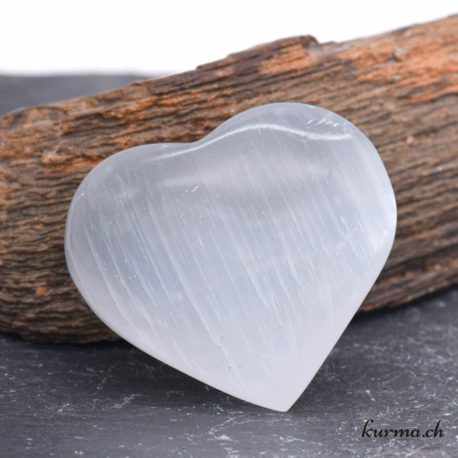Coeur Sélénite 4.5cm- Nº14691-11 disponible dans la boutique en ligne Kûrma. Votre magasin de pierre et minéraux en suisse