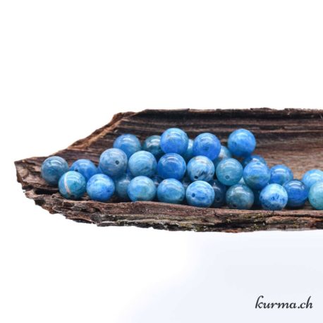 Perle Apatite Bleue 8mm-3 disponible dans la boutique en ligne Kûrma. Votre magasin de pierre et minéraux en suisse