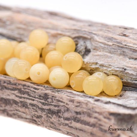 Perle Calcite Jaune 6.5mm 3 disponible dans la boutique en ligne Kûrma. Votre magasin de pierre et minéraux en suisse
