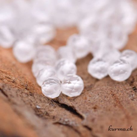 Perle Cristal de Roche Facette 2.3mm 2 disponible dans la boutique en ligne Kûrma. Votre magasin de pierre et minéraux en suisse