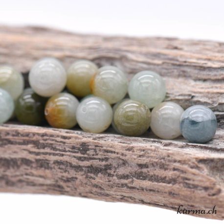 Perle Jade de Birmanie 8-8.5mm 3 disponible dans la boutique en ligne Kûrma. Votre magasin de pierre et minéraux en suisse