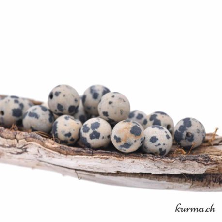 Perle Jaspe Dalmatien Mat 8.5mm 2 disponible dans la boutique en ligne Kûrma. Votre magasin de pierre et minéraux en suisse