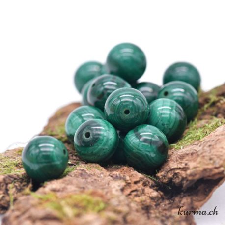 Perle Malachite 10-10.5mm 3 disponible dans la boutique en ligne Kûrma. Votre magasin de pierre et minéraux en suisse