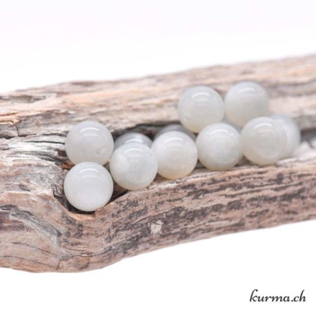 Perle Pierre de Lune Gris-Blanc 10mm 3 disponible dans la boutique en ligne Kûrma. Votre magasin de pierre et minéraux en suisse